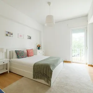 Olivais Spacious Near Airport Lisbon