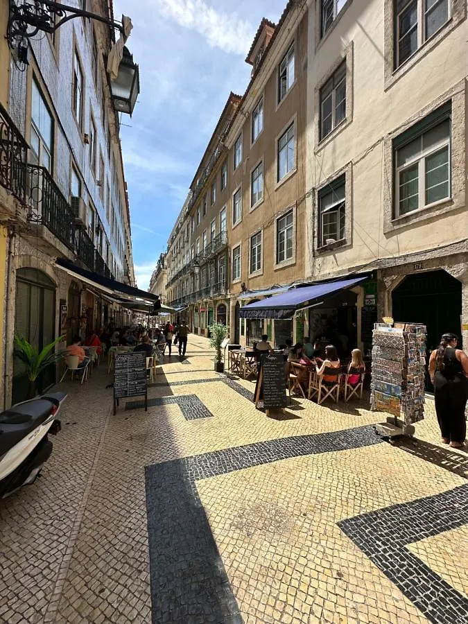 Downtown Flat With Design And Comfort At Downtown Lisbon